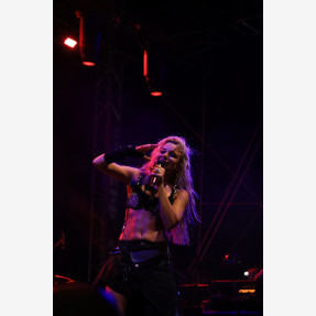 Ο ΝΙΝΟ και η JOSEPHINE μάγεψαν περισσότερους από 7.000 θεατές στο City Garden Festival και γιόρτασαν την απονομή του Χρυσού Single «Τι κάνεις;»!