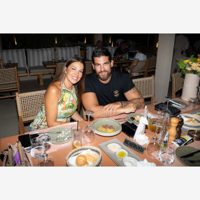 Το “MAMALO All Day Resto Bar” αποχαιρέτησε το καλοκαίρι με ένα εντυπωσιακό Full Moon Dinner Party, στην παραλία της Κινέτας!