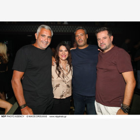 Το αγαπημένο «Romeo Club» επιστρέφει με το πιο νεανικό πρόγραμμα της νέας σεζόν και πρωταγωνιστές τους ταλαντούχους Χρήστο Σαντικάι και Εύη Κουλκουβίνη!