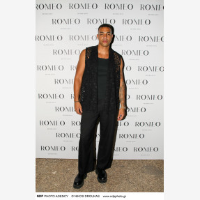 Το αγαπημένο «Romeo Club» επιστρέφει με το πιο νεανικό πρόγραμμα της νέας σεζόν και πρωταγωνιστές τους ταλαντούχους Χρήστο Σαντικάι και Εύη Κουλκουβίνη!