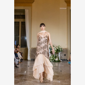 “House of Peonies FW27”: To αγαπημένο brand “MYA Collection” της Δήμητρας Νίκα κατέκτησε το Milan Fashion Week στο ιστορικό Palazzina Appiani!