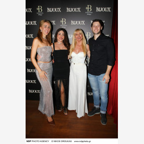 Λαμπερή avant-première για το εντυπωσιακό cabaret dinner show «BIJOUX» στο ανανεωμένο Baraonda Cabaret Dinner Club!