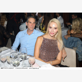 Λαμπερή avant-première για το εντυπωσιακό cabaret dinner show «BIJOUX» στο ανανεωμένο Baraonda Cabaret Dinner Club!