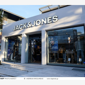 “JACK&JONES”: Μια νέα εποχή ξεκινά στο Χαλάνδρι με ένα λαμπερό Grand Opening Party!