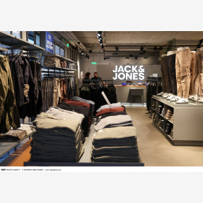 “JACK&JONES”: Μια νέα εποχή ξεκινά στο Χαλάνδρι με ένα λαμπερό Grand Opening Party!